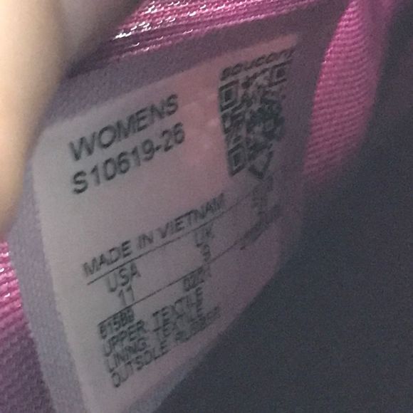 Saucony Kinvara 12 Pink Athletic Running Shoes S10619-26 Women’s Size 11 - Picture 11 of 12